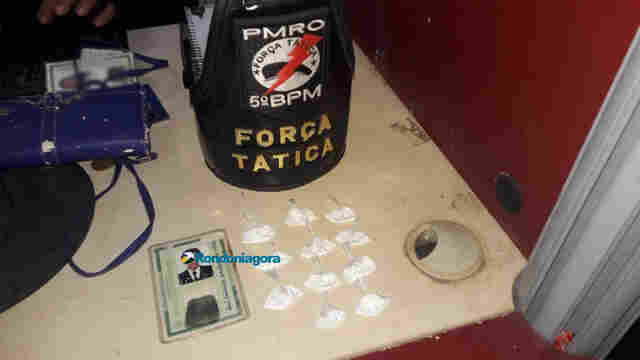 Jovem é flagrado com porções de cocaína em praça da Capital