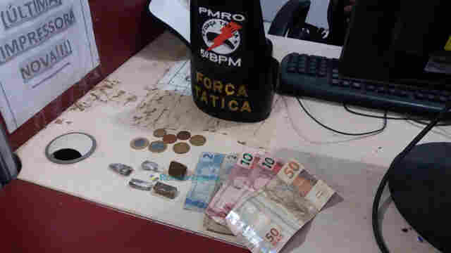 PM flagra adolescente vendendo droga em frente de casa, na Zona Leste