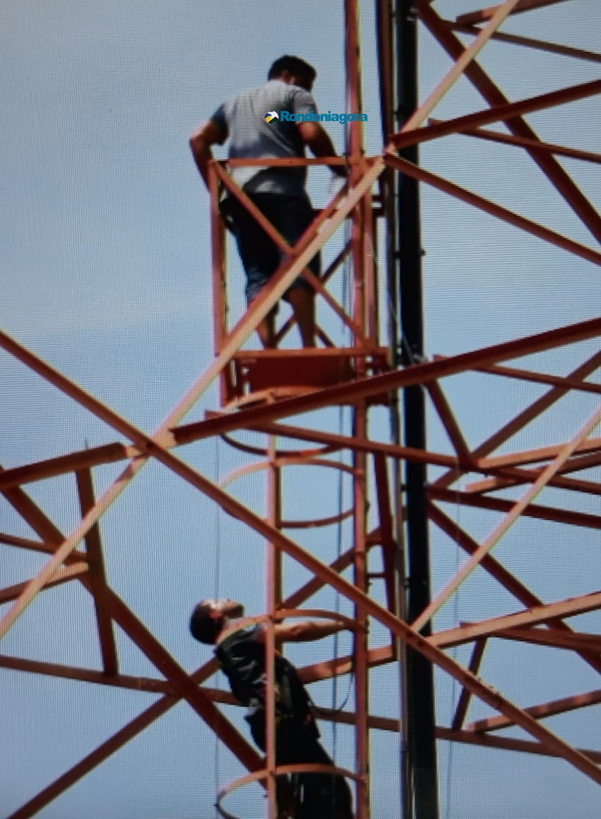 Vídeo: Homem sobe na torre da TV Rondônia e ameaça se jogar, em Porto Velho