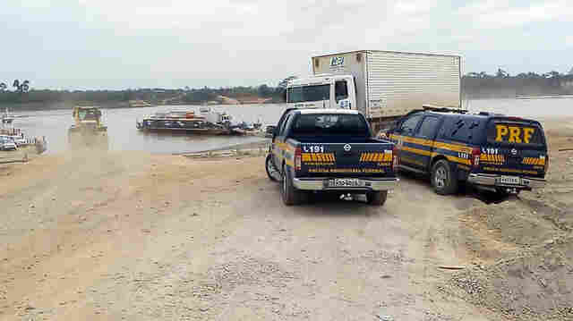 Vídeo: Rio Madeira baixa para 3,62 metros e Delegacia Fluvial proíbe viagens noturnas com comboios