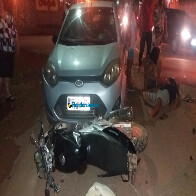 Forte colisão envolvendo dois carros e uma moto deixa casal ferido, em Porto Velho