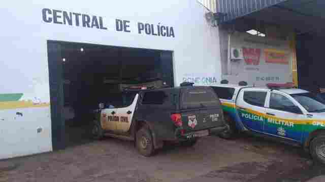 Valentão é preso com pistola e munições após agredir e ameaçar esposa, filho e enteada