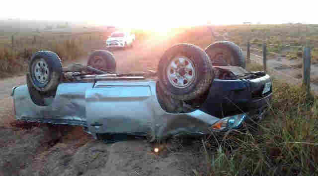 Mãe e filha morrem em capotamento de caminhonete na área rural, em Rondônia