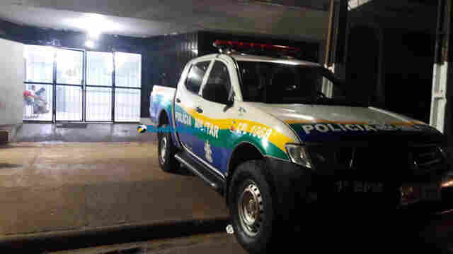 Homem é espancado por populares após contratar mulher para programa e cobrar R$ 20 de volta