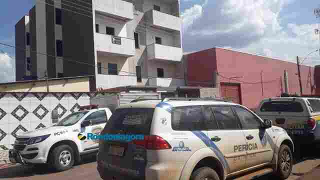 Homem é encontrado morto ao lado de colchão incendiado em prédio em construção