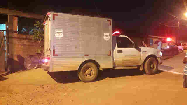 Motociclista perde a vida após bater na traseira de caminhão estacionado