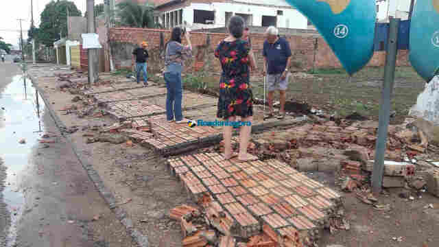 Fotos: Temporal causa destruição em Porto Velho neste sábado