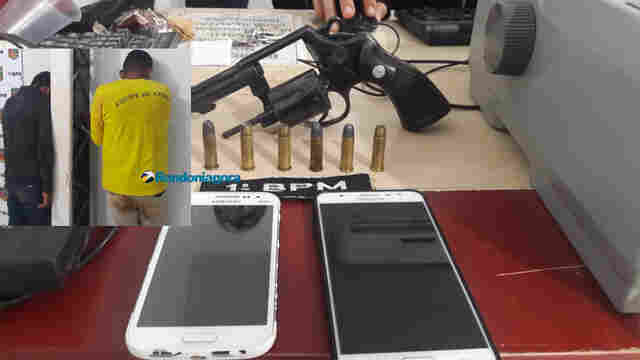 Adolescente e comparsa são flagrados com arma e tentam fugir da PM