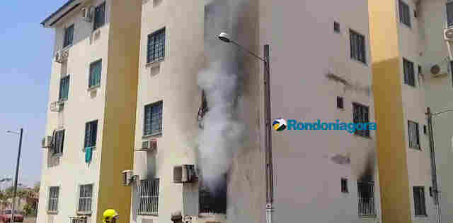 Apartamentos de condomínio pegam fogo na Capital