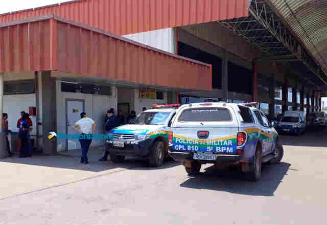 Feto é encontrado dentro dentro do banheiro do Atacadão