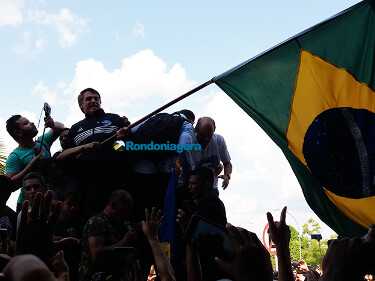 Fotos e vídeos: Bolsonaro reúne milhares de pessoas em Porto Velho