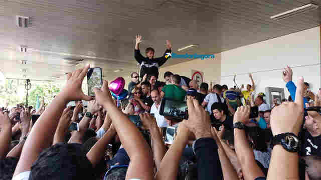 Jair Bolsonaro chega a Porto Velho e é recebido por multidão