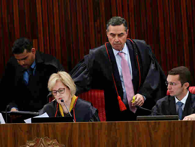 TSE nega registro e tira Lula da campanha eleitoral