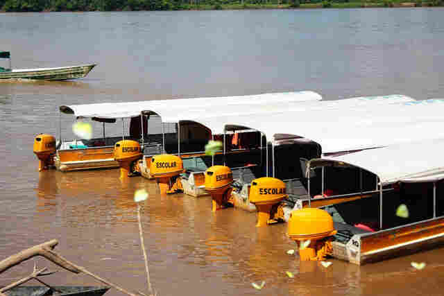 Por falta de pagamento, transporte escolar fluvial para e deixa mais de mil alunos sem aulas