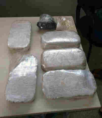 Homem é preso em táxi na BR-364 com quase seis quilos de cocaína