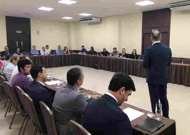 Advogados reúnem empresários para discutir planejamento empresarial, sucessão e holdings
