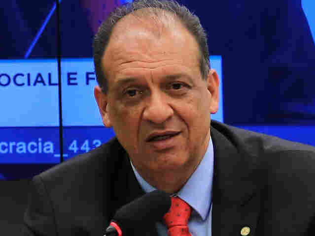 Condenado a prisão, Nilton Capixaba recebe mais R$ 1 milhão para gastar na campanha e MPE pede ação urgente do TRE