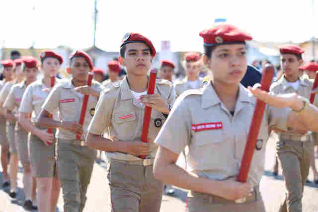Colégio Tiradentes, escolas e associações realizam desfile cívico na Semana da Pátria