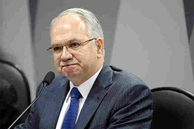 Ministro Fachin nega pedido de Lula para suspender prisão