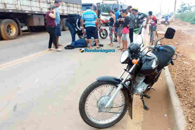 Motociclista fica em estado grave após atropelar cachorro e cair
