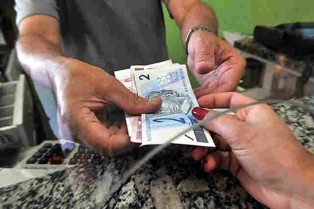 PIS: trabalhador nascido em setembro já pode sacar abono salarial 2017