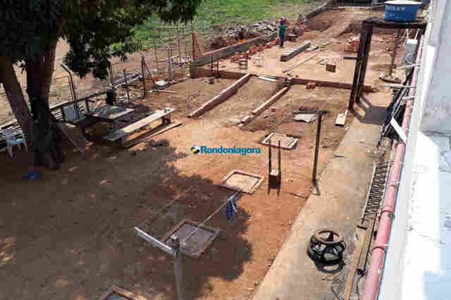 Após oito meses, obra de reconstrução do Centro de Correição da PM ainda não está concluída