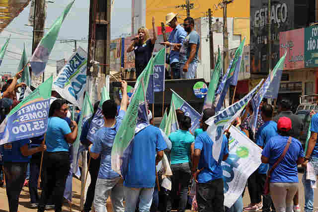 Reconhecimento motiva candidata Ivonete Gomes durante caminhada na Zona Sul da Capital