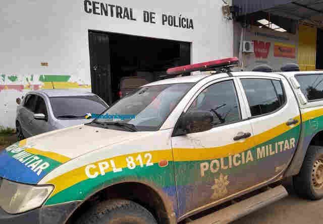 Após pedir ajuda em delegacia por estar ferido, homem é denunciado por agredir a ex-esposa