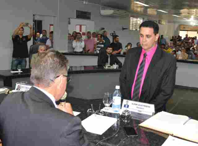 Cassado pelo TRE, prefeito de Rolim de Moura é afastado, mas ainda levou mais de R$ 41 mil de férias