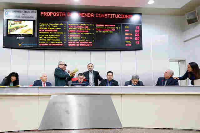 Assembleia aprova mudança na jornada de trabalho de servidores do TJ e MP