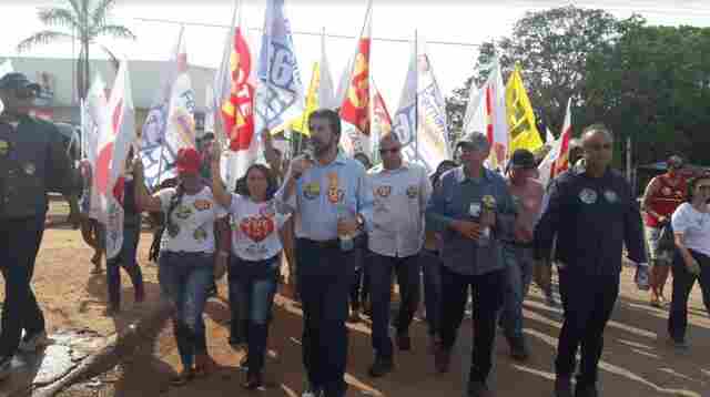 Agenda do senador Raupp é marcada por caminhadas e reuniões em 16 municípios