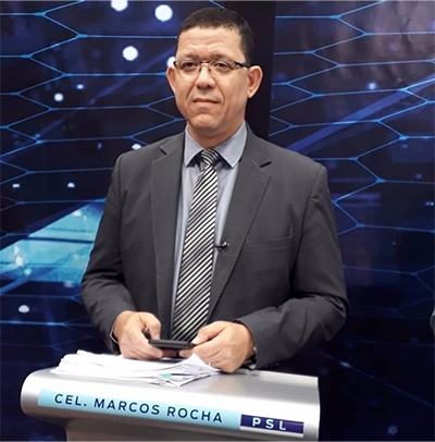 Em debate morno, apenas os dois coronéis candidatos polemizaram