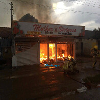Raio pode ter sido causa de incêndio em loja na Zona Leste de Porto Velho