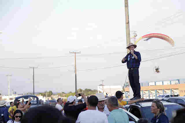 Senador do Bolsonaro quer reajuste do salário mínimo e corte de mordomias a políticos