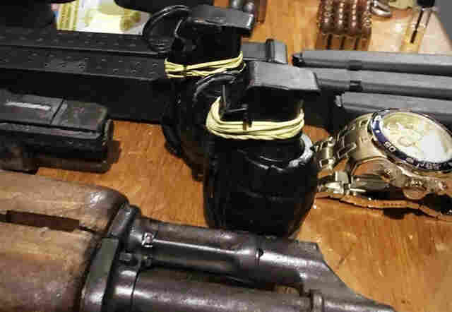 Terceiro criminoso envolvido em execução em supermercado é preso pela PM; bando usou fuzil e tinha granadas