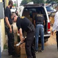 Polícia Federal e TRE fazem buscas em comitê da esposa de Nilton Capixaba