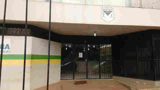 Sob efeito de drogas, homem invade a casa da ex-esposa e ameaça matá-la