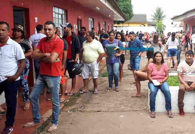 Vídeo: Eleitor reclama de demora para votar em Porto Velho