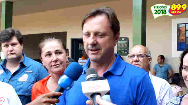 Vídeo: Acir vota em Ji-Paraná e diz que PDT tem a melhor proposta