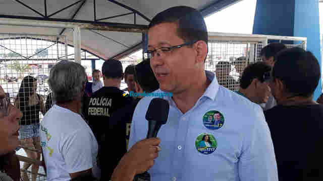 Vídeo ao vivo: Marcos Rocha vota no Colégio Tiradentes