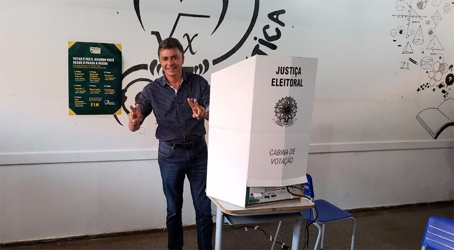 Vídeo: Expedito Júnior vota em Rolim de Moura
