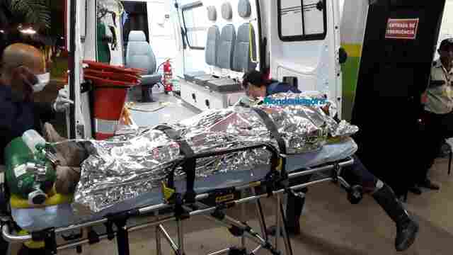 Homem derruba portão da casa e tenta agredir ex-esposa, mas é espancado pelo namorado dela