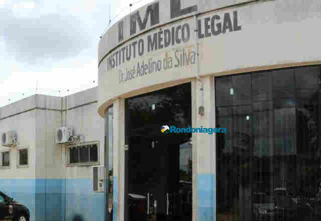 Criminosos matam homem a tiros em casa; PM encontra criança dormindo próximo ao corpo