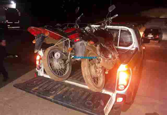 Polícia recupera motocicletas roubadas e sem placa como menor e comparsa