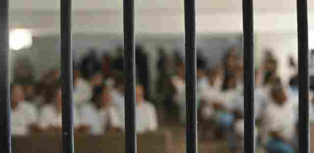 Presos do regime semiaberto passam o feriado de Nossa Senhora Aparecida com a família