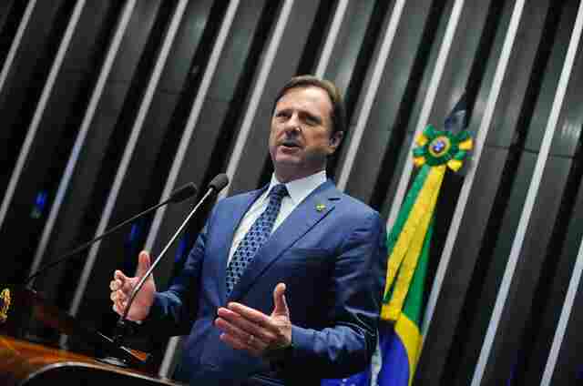 Médicos alertam que Acir Gurgcaz corre "risco de vida" se for transferido à Brasília