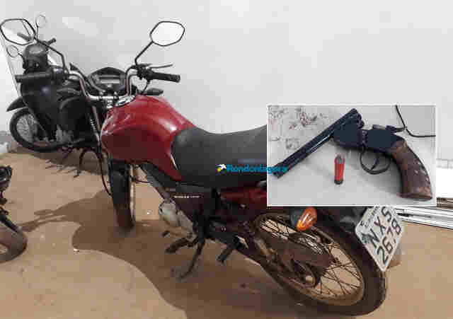 Mulher e adolescentes são flagrados com arma de fabricação caseira e moto roubada