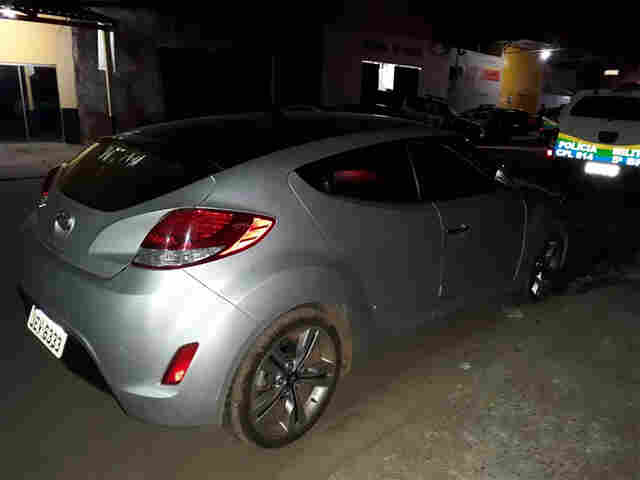 Homem é preso com carro roubado e diz que recebeu ordem de dentro de  presídio
