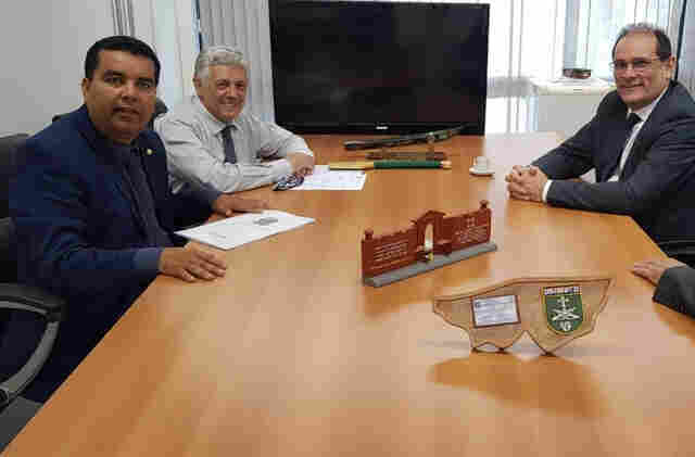 Governador e deputado Garçon anunciam tapa buracos para Rodovia 458 que dá acesso a Triunfo