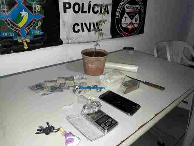 Denarc fecha boca de fumo e prende dupla com maconha e cocaína em Porto Velho